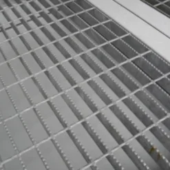 10ft Open Mesh Floor Bunded Store